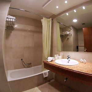 Standard Zimmer mit Kingsize-Bett